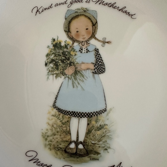 Holly Hobbie 1974 Mothers Day Plate Kind and Good is Motherhood Plate - Picture 4 of 11